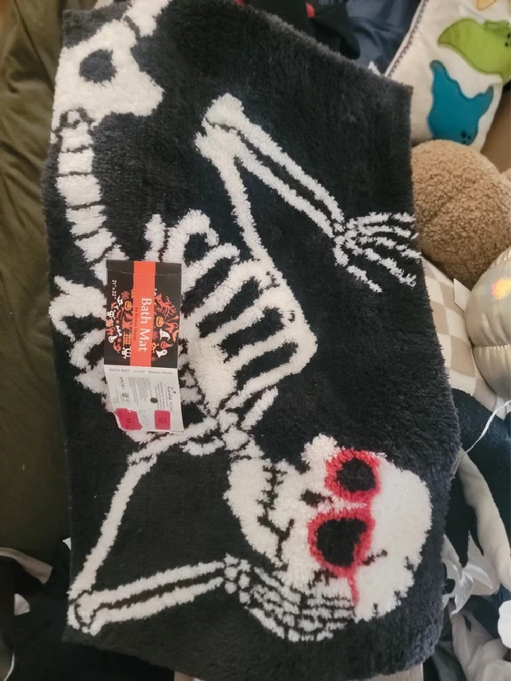 Skeleton with glasses bath mat 21x 32 inch